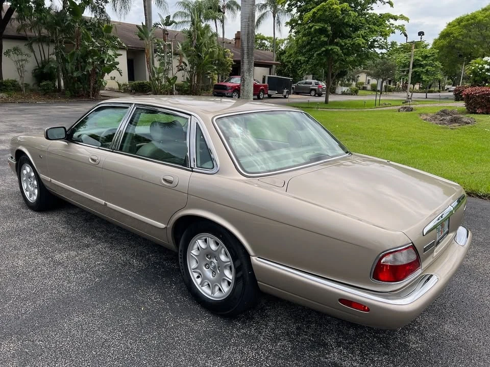 2000 Jaguar X308 XJ - Image 2 of 18