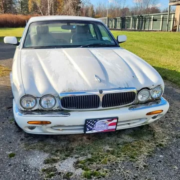2000 Jaguar XJ8 Sedan