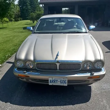 2000 Jaguar XJ8 Vanden Plas