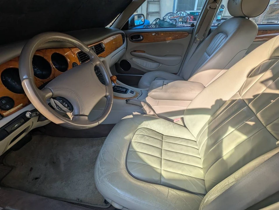 2000 Jaguar X308 XJ - Image 11 of 24