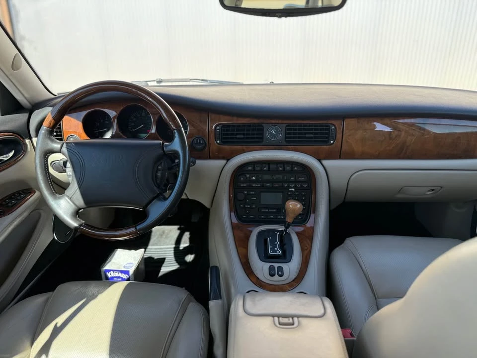2000 Jaguar X308 XJR - Image 9 of 12