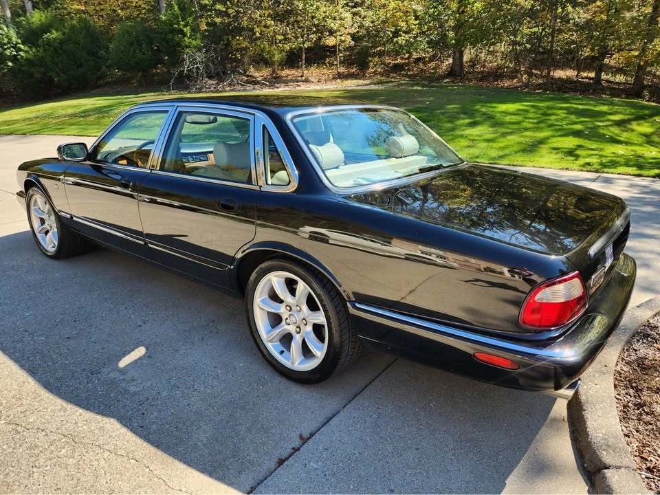 2000 Jaguar X308 XJR - Image 2 of 13