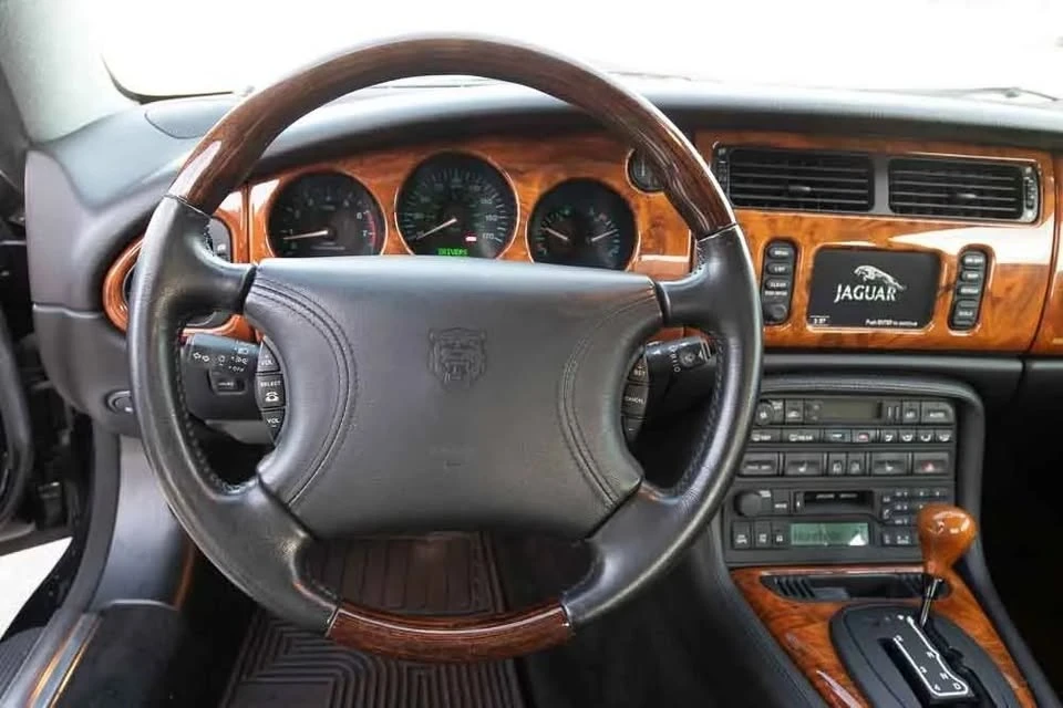 2000 Jaguar XK - Image 12 of 20