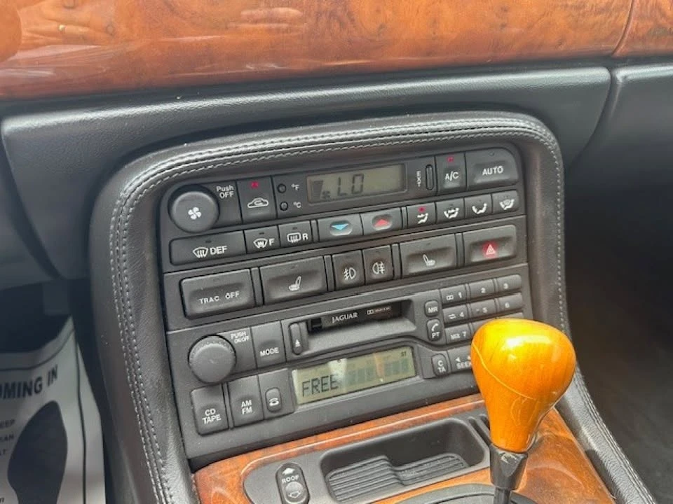2000 Jaguar X100 XK8 - Image 17 of 19