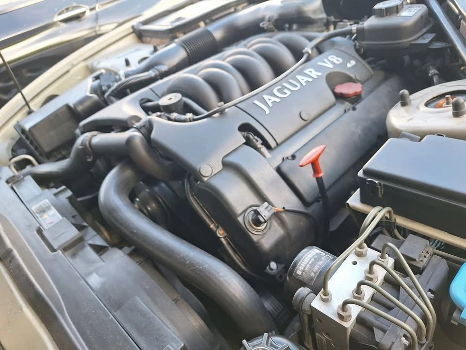 2000 Jaguar X100 XK8 - Image 6 of 19