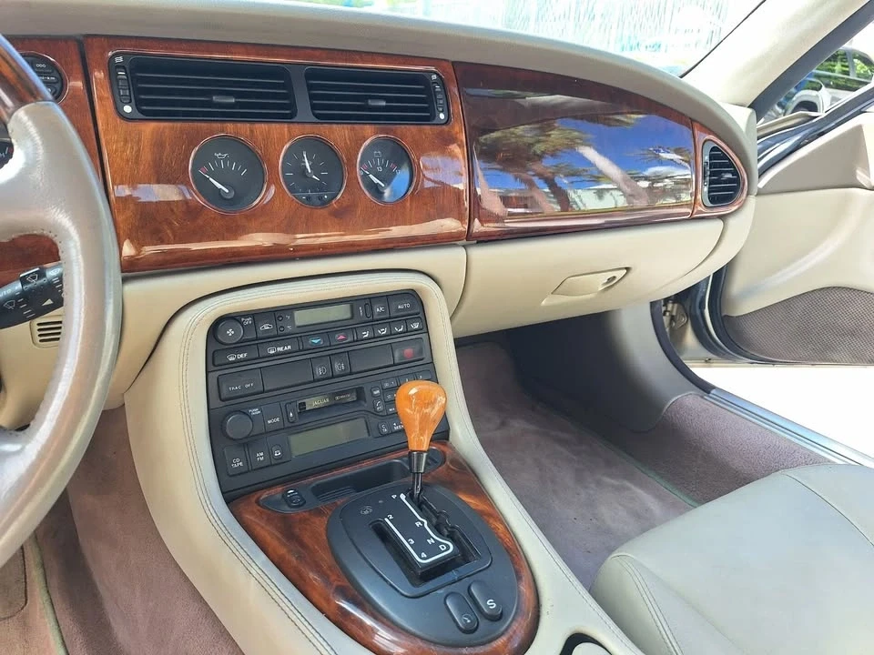 2000 Jaguar X100 XK8 - Image 9 of 19