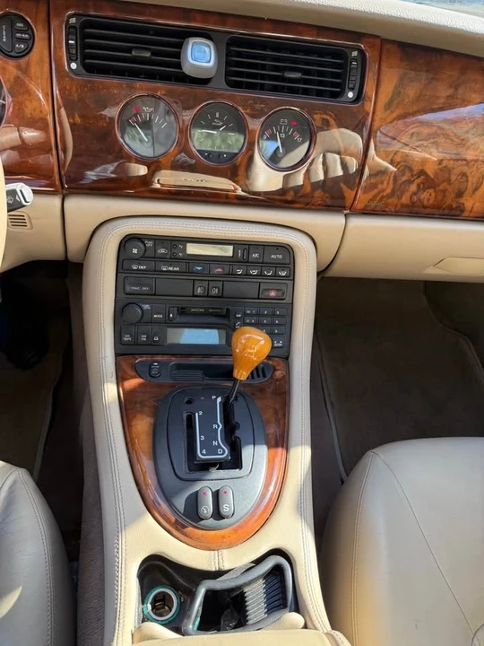 2000 Jaguar X100 XK8 - Image 15 of 18