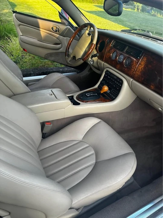 2000 Jaguar X100 XK8 - Image 4 of 8