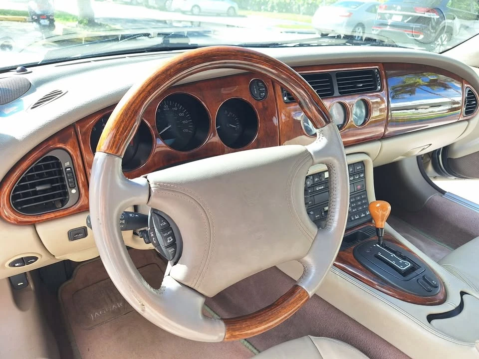 2000 Jaguar X100 XK8 - Image 5 of 17