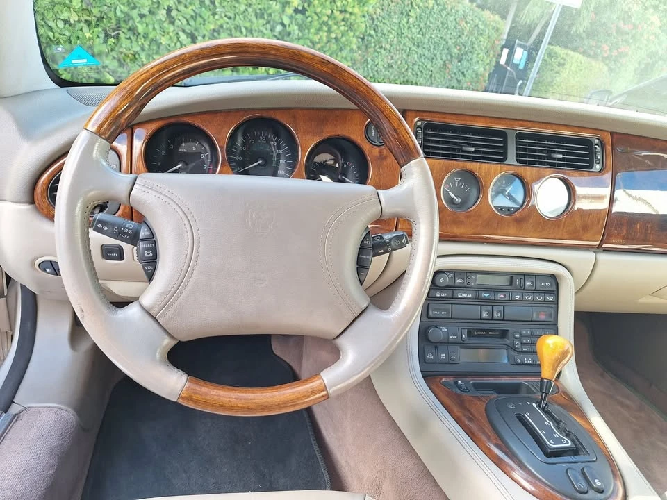 2000 Jaguar X100 XK8 - Image 10 of 17