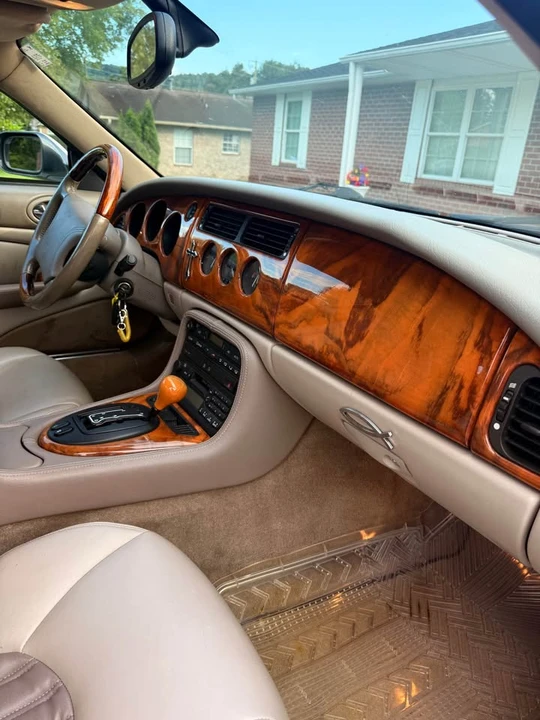 2000 Jaguar X100 XK8 - Image 3 of 11
