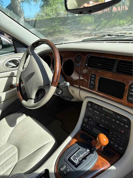 2000 Jaguar X100 XK8 - Image 6 of 10