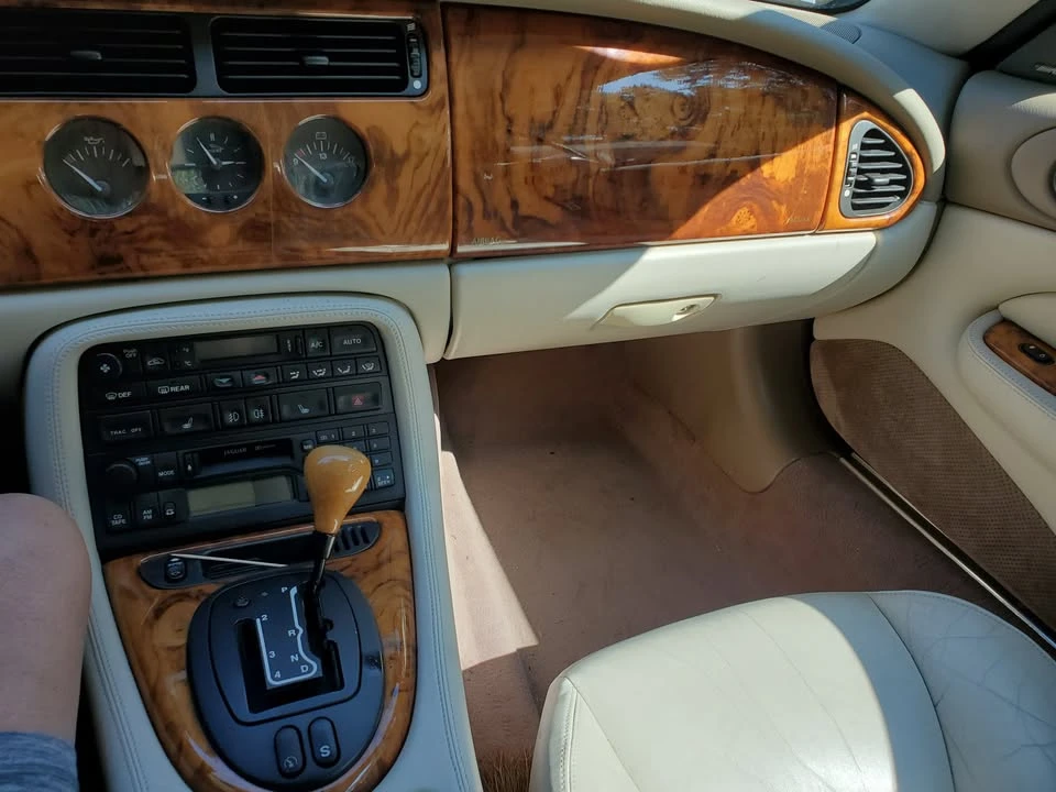 2000 Jaguar X100 XK8 - Image 10 of 14