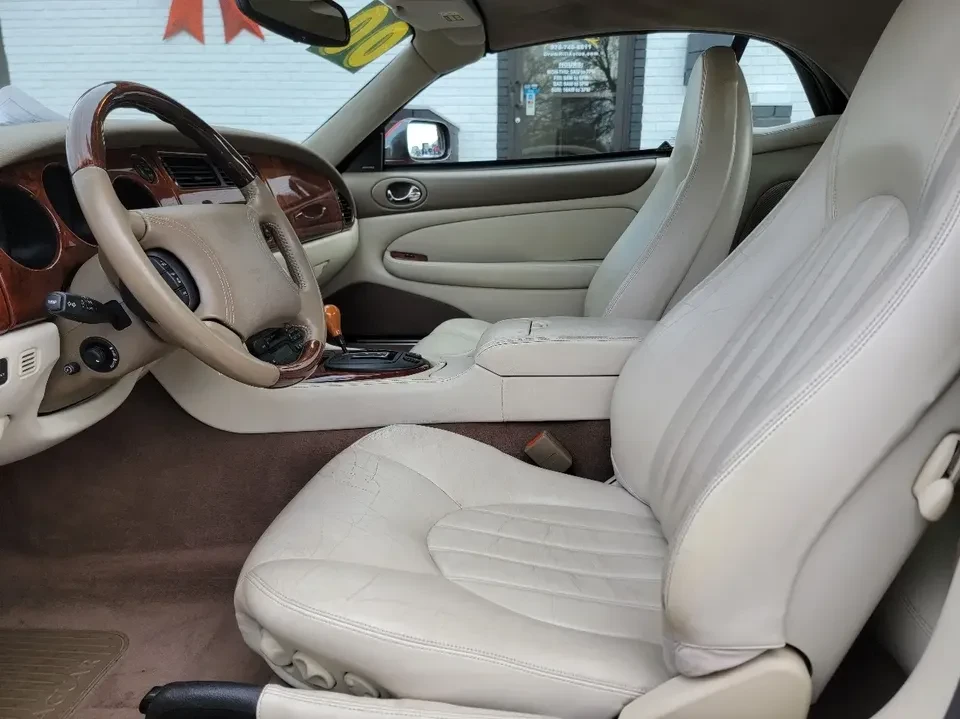 2000 Jaguar XK - Image 17 of 19