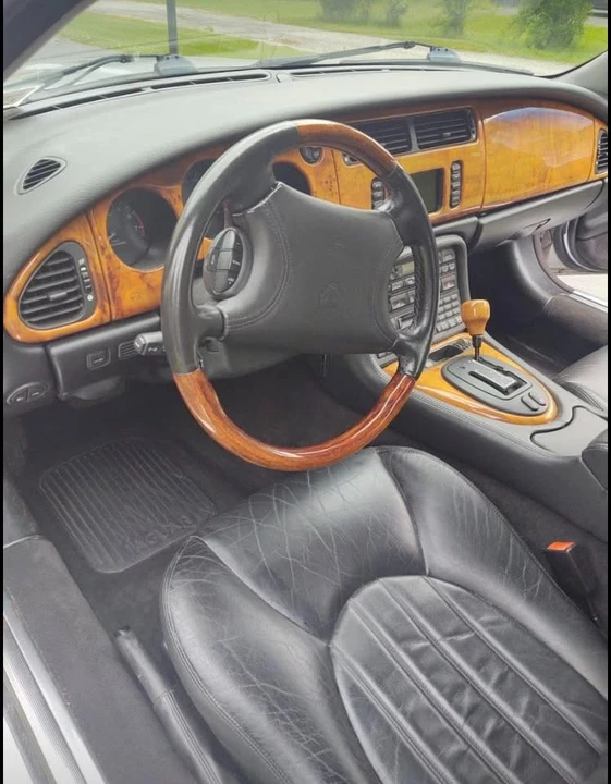 2000 Jaguar X100 XKR - Image 8 of 14