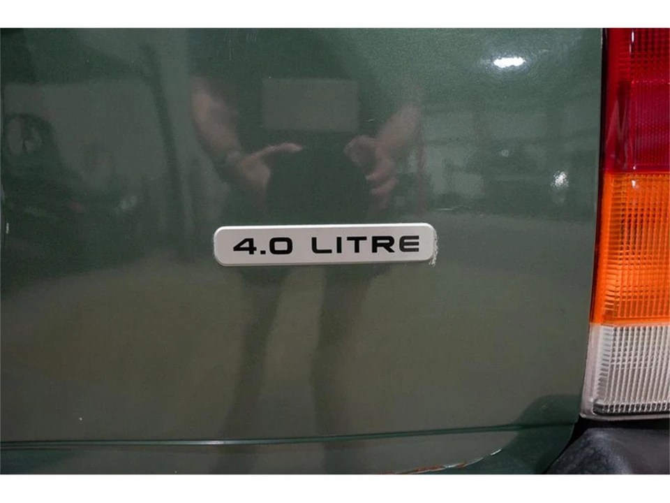 2000 Jeep XJ Cherokee - Image 24 of 31