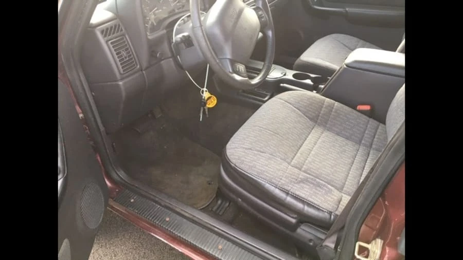 2000 Jeep XJ Cherokee - Image 2 of 3