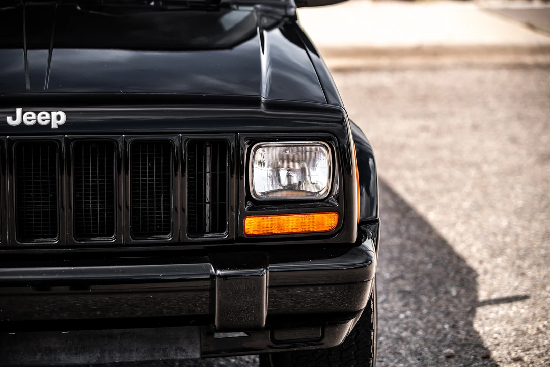 2000 Jeep XJ Cherokee - Image 25 of 31