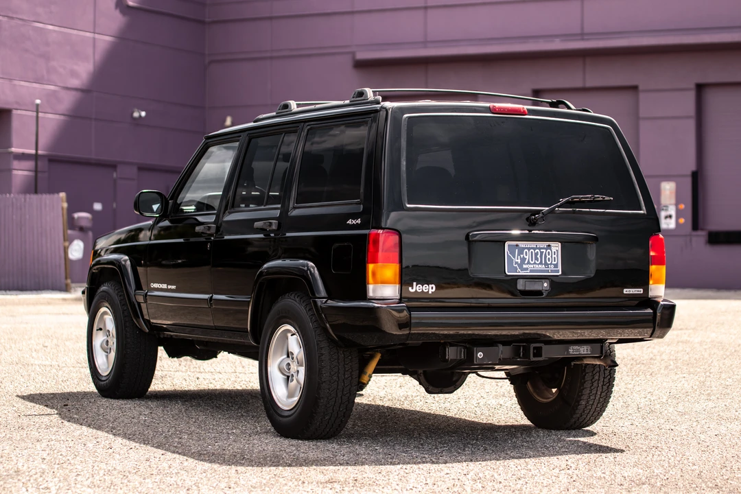 2000 Jeep XJ Cherokee - Image 9 of 31