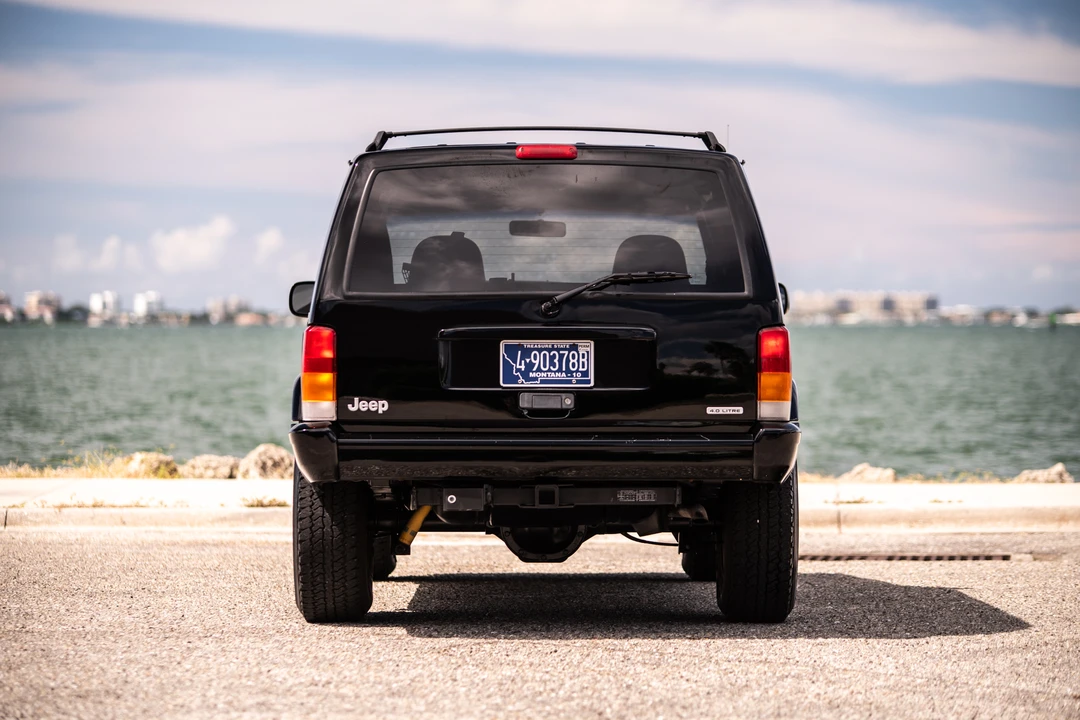 2000 Jeep XJ Cherokee - Image 11 of 31