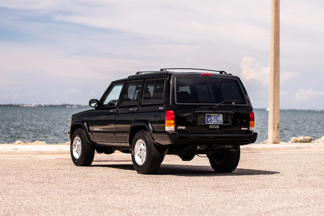 2000 Jeep XJ Cherokee - Image 8 of 31