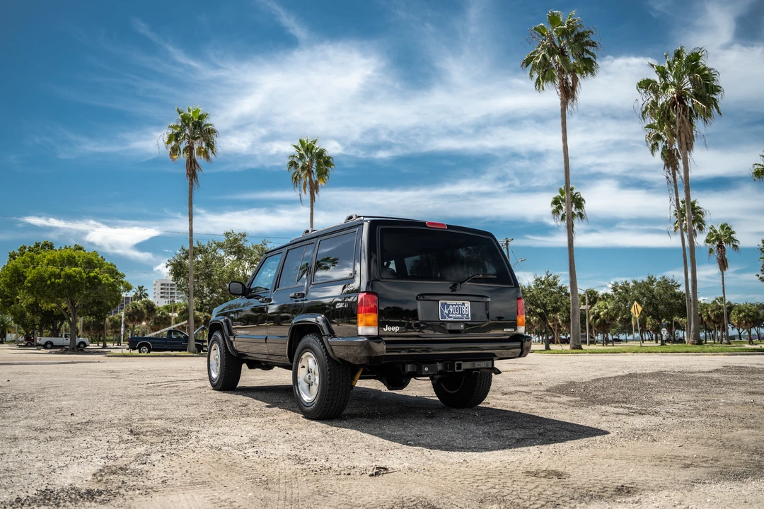 2000 Jeep XJ Cherokee - Image 7 of 31