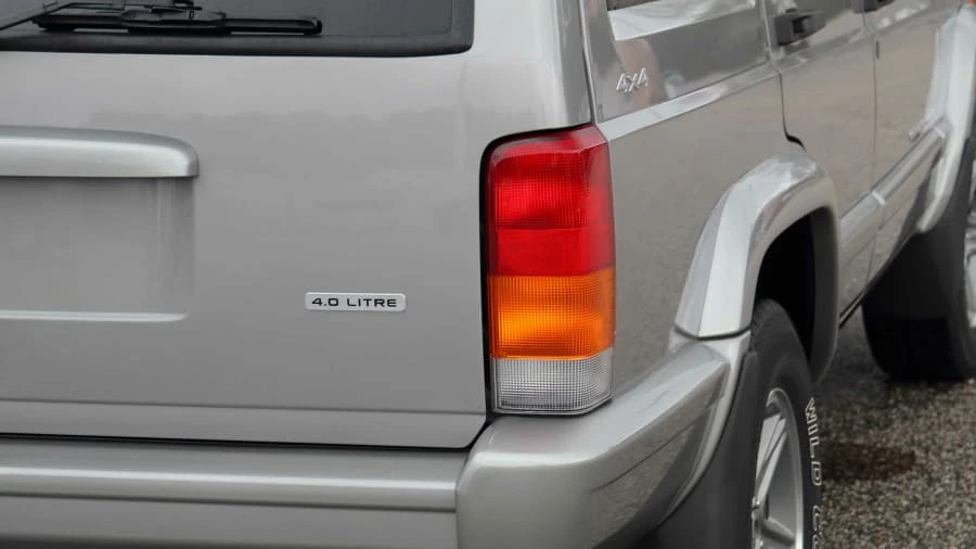 2000 Jeep XJ Cherokee - Image 13 of 21