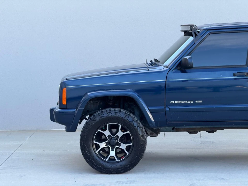 2000 Jeep XJ Cherokee - Image 17 of 31