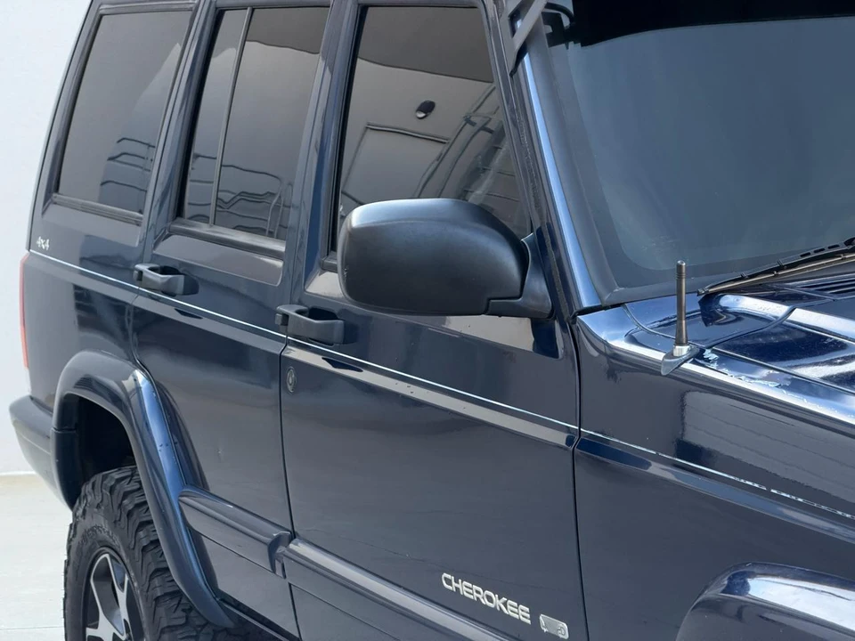 2000 Jeep XJ Cherokee - Image 5 of 31