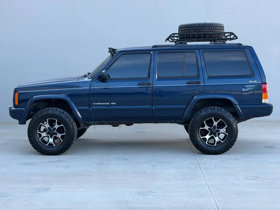 2000 Jeep XJ Cherokee - Image 15 of 31