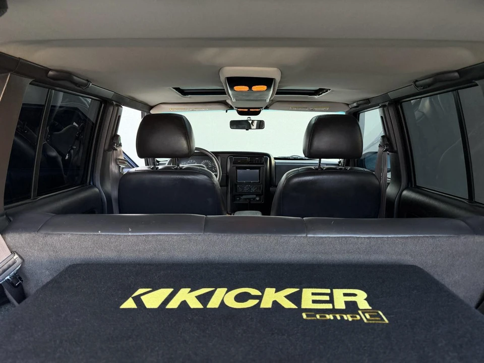2000 Jeep XJ Cherokee - Image 14 of 31
