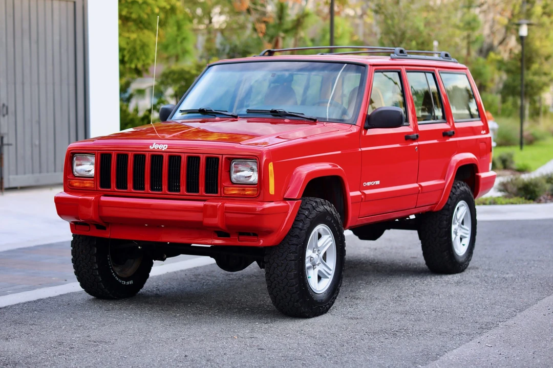 2000 Jeep XJ Cherokee - Image 2 of 31