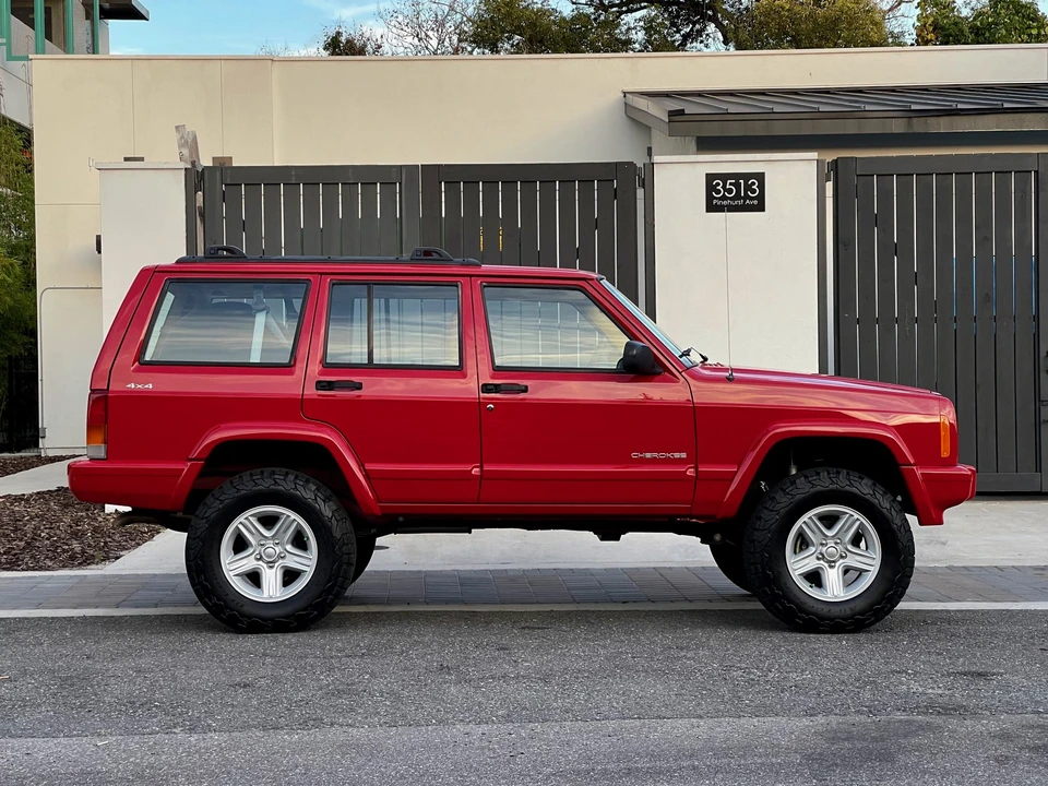 2000 Jeep XJ Cherokee - Image 17 of 31