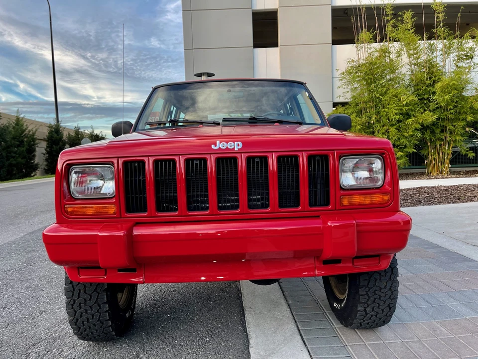 2000 Jeep XJ Cherokee - Image 11 of 31