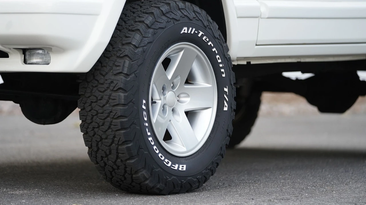 2000 Jeep XJ Cherokee - Image 21 of 22