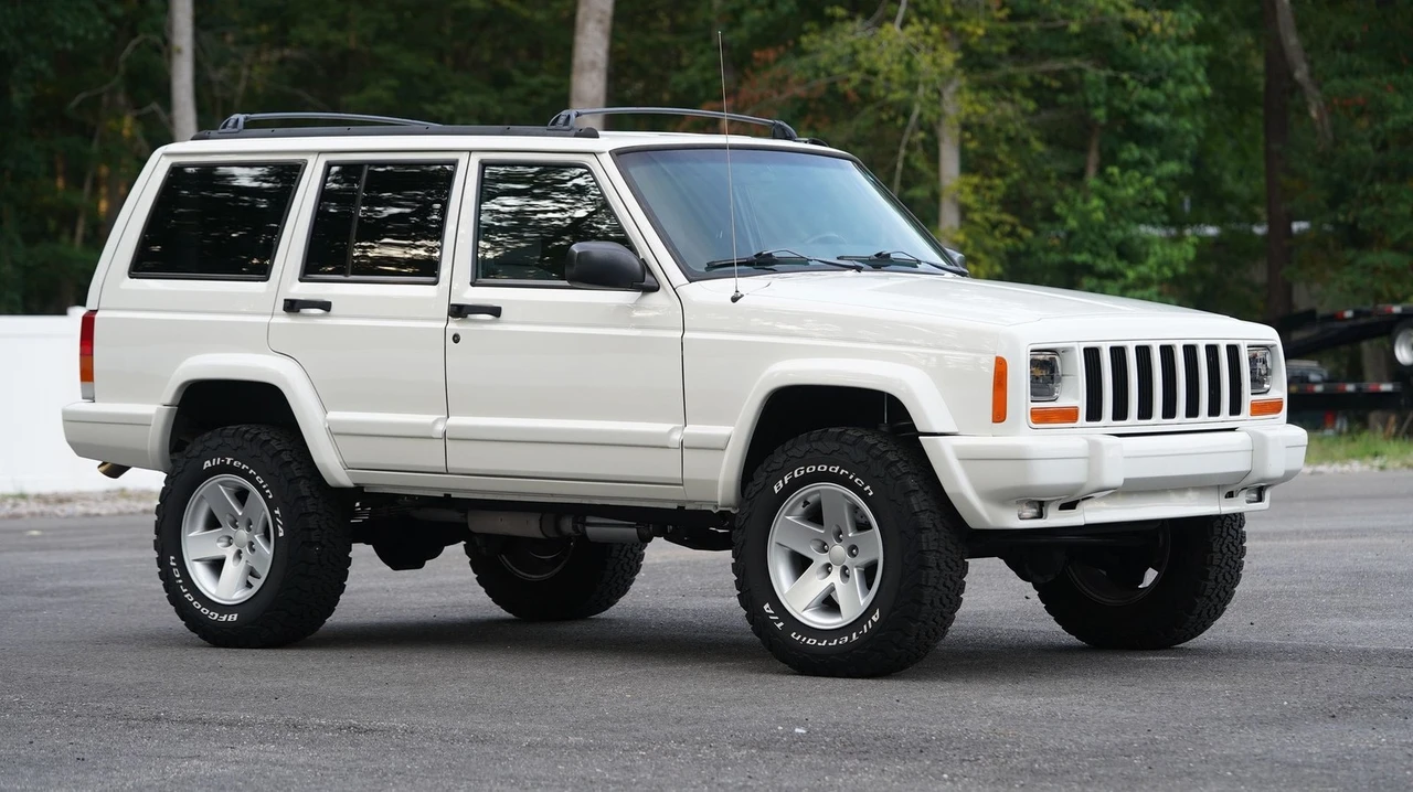 2000 Jeep XJ Cherokee - Image 13 of 22