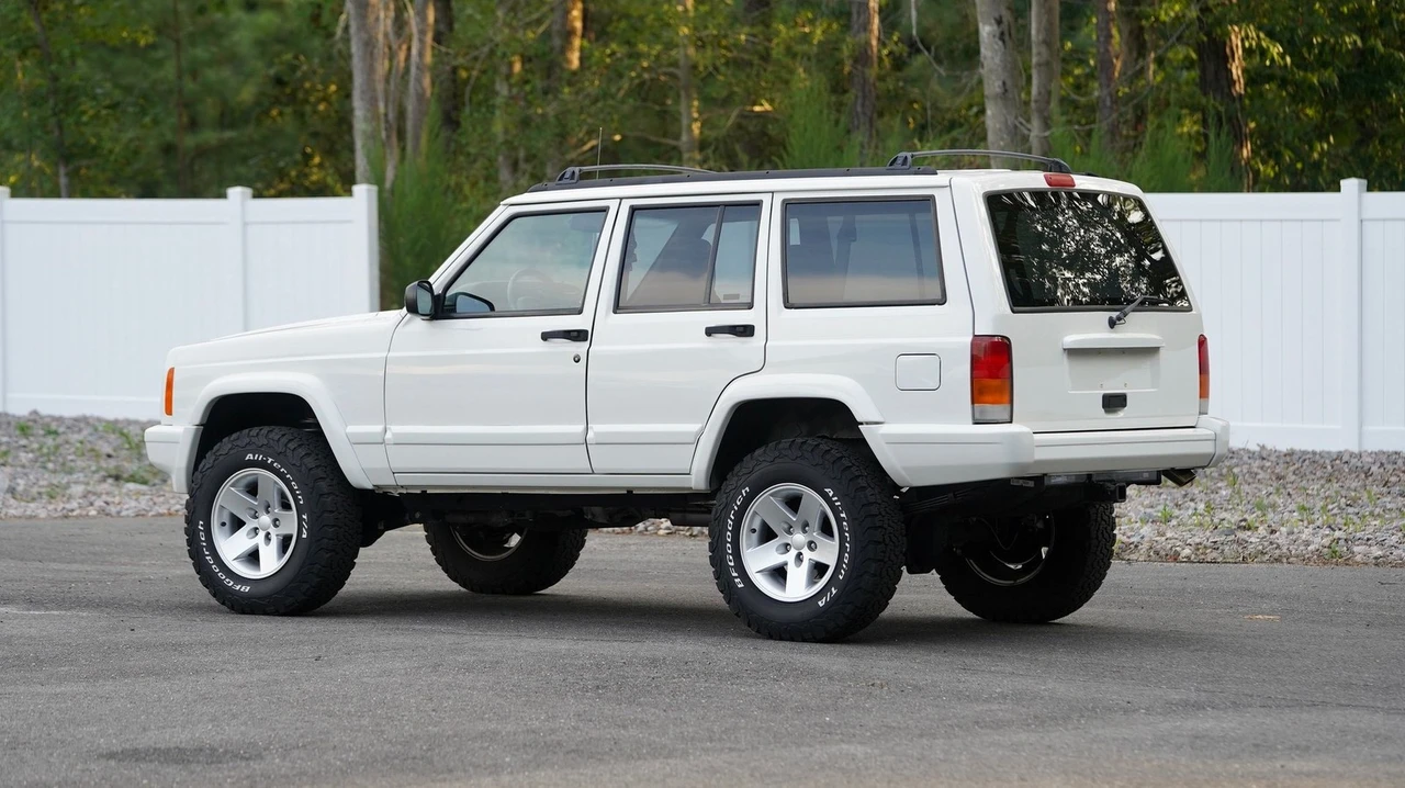 2000 Jeep XJ Cherokee - Image 6 of 22