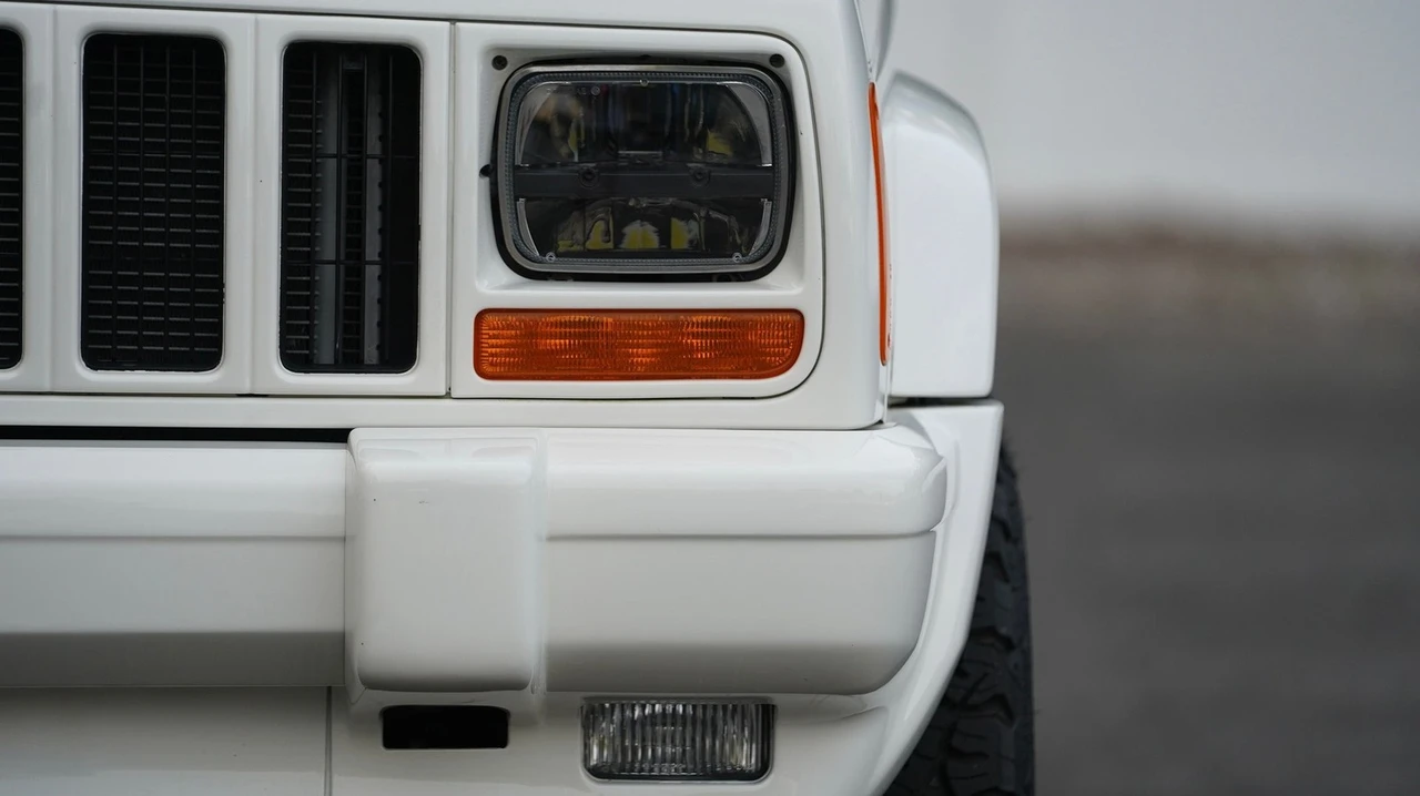 2000 Jeep XJ Cherokee - Image 19 of 22