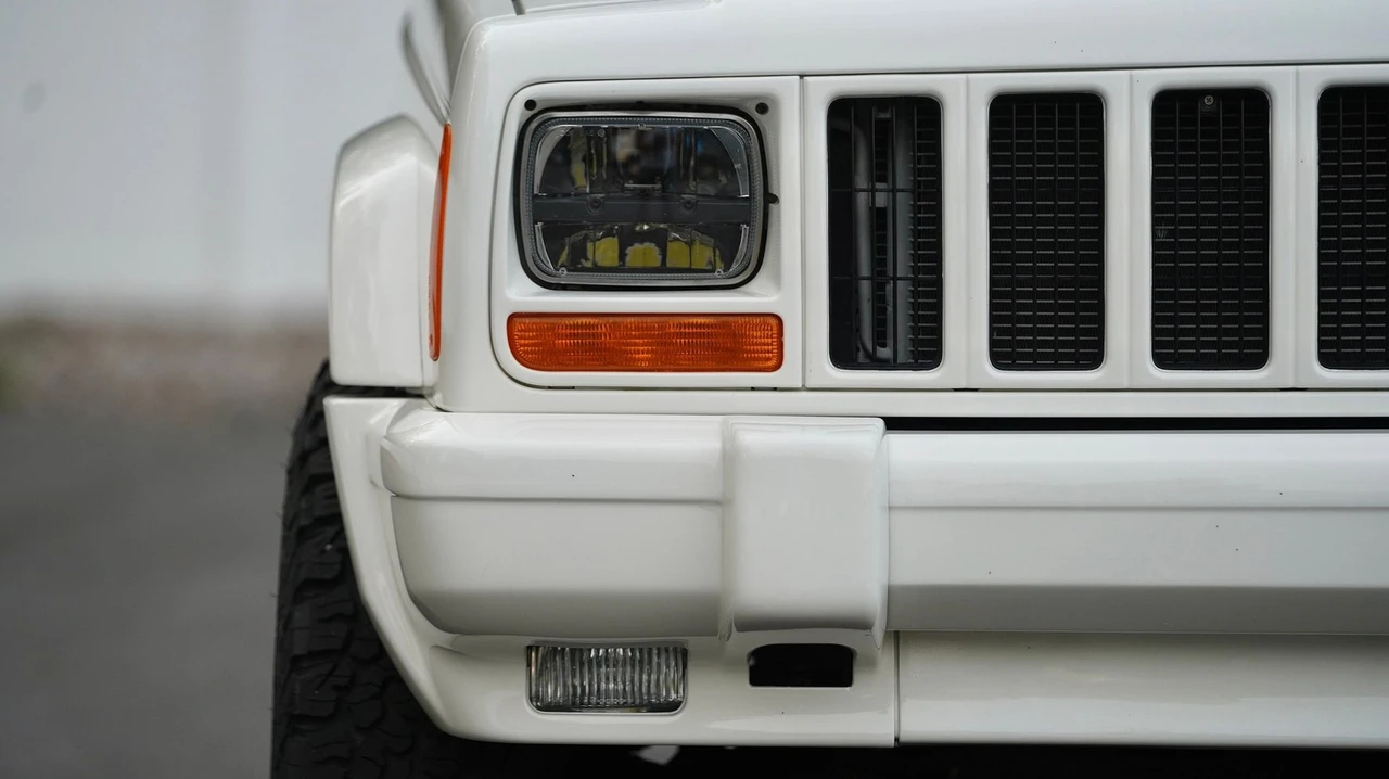 2000 Jeep XJ Cherokee - Image 17 of 22