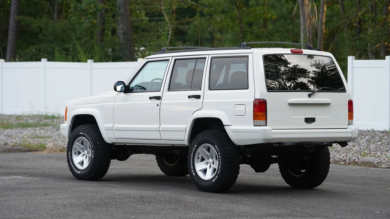 2000 Jeep XJ Cherokee - Image 8 of 22