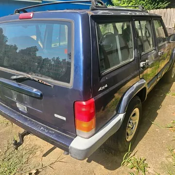 2000 Jeep Cherokee Altitude Sport Utility 4D