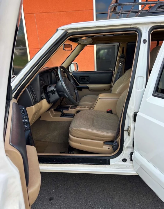 2000 Jeep XJ Cherokee - Image 7 of 16