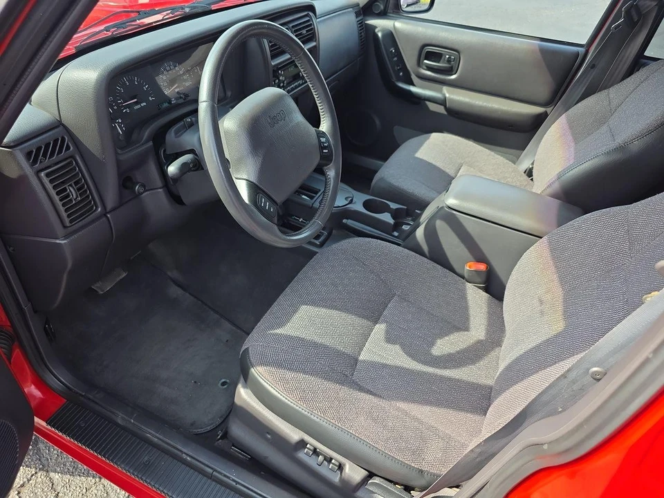 2000 Jeep XJ Cherokee - Image 4 of 31