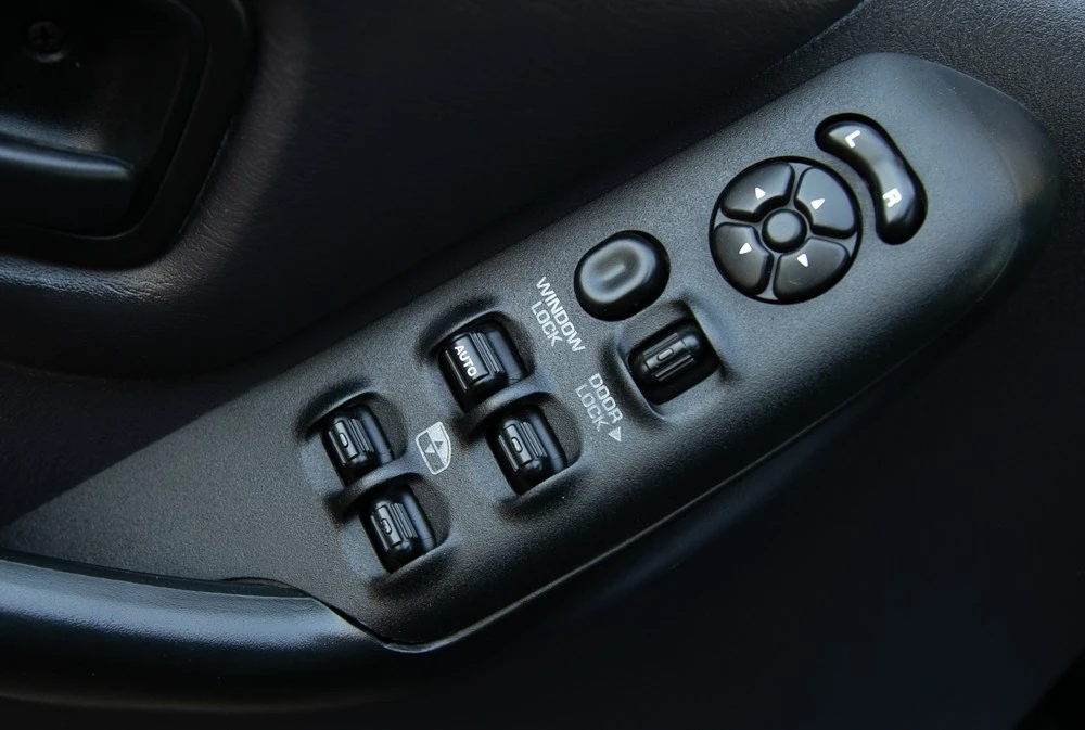 2000 Jeep XJ Cherokee - Image 15 of 19