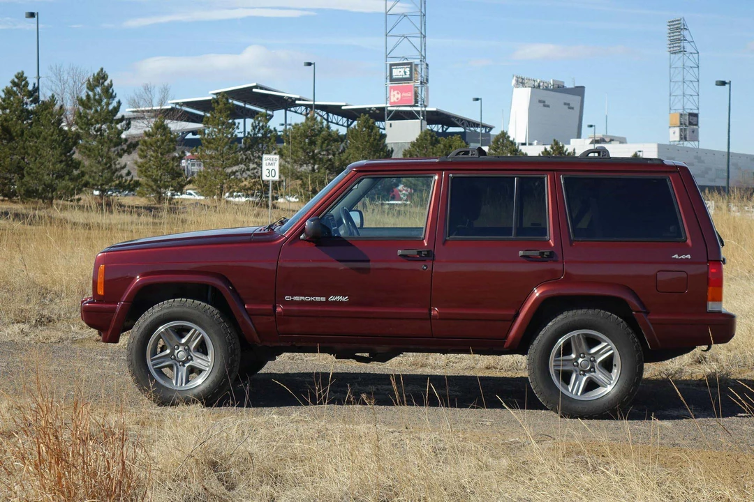 2000 Jeep XJ Cherokee - Image 8 of 31