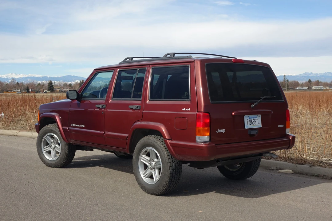 2000 Jeep XJ Cherokee - Image 10 of 31