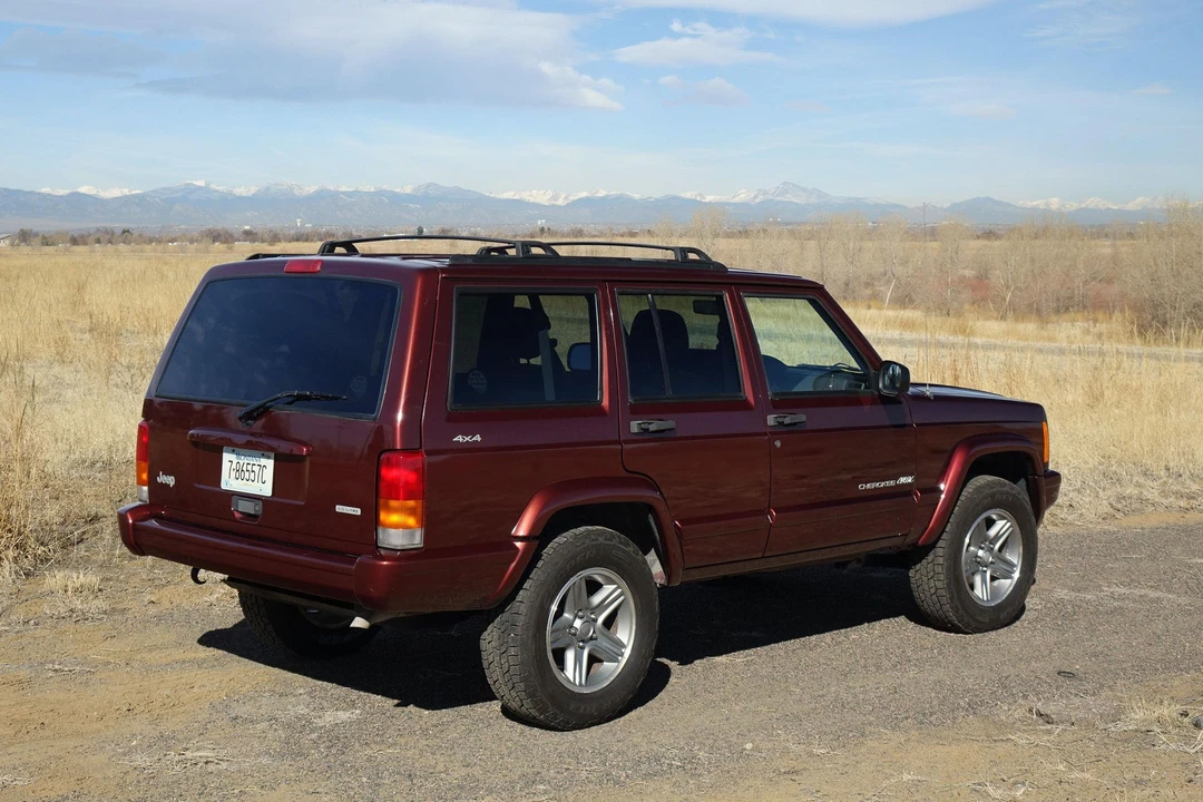 2000 Jeep XJ Cherokee - Image 13 of 31