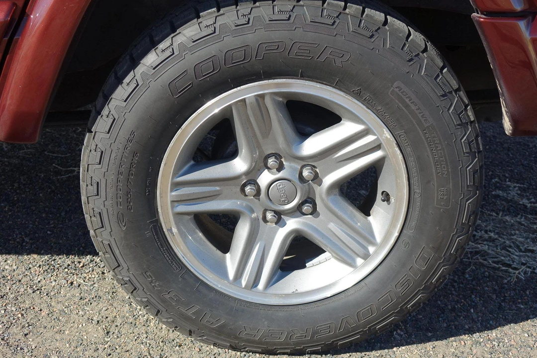 2000 Jeep XJ Cherokee - Image 27 of 31