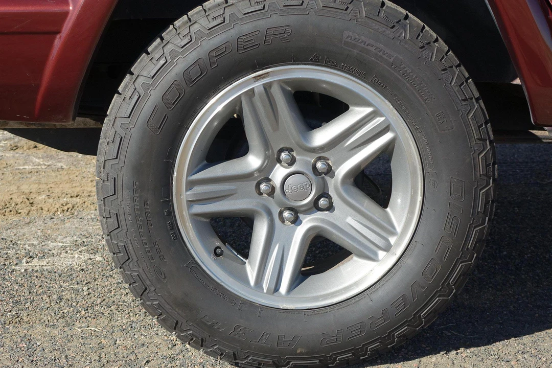 2000 Jeep XJ Cherokee - Image 28 of 31