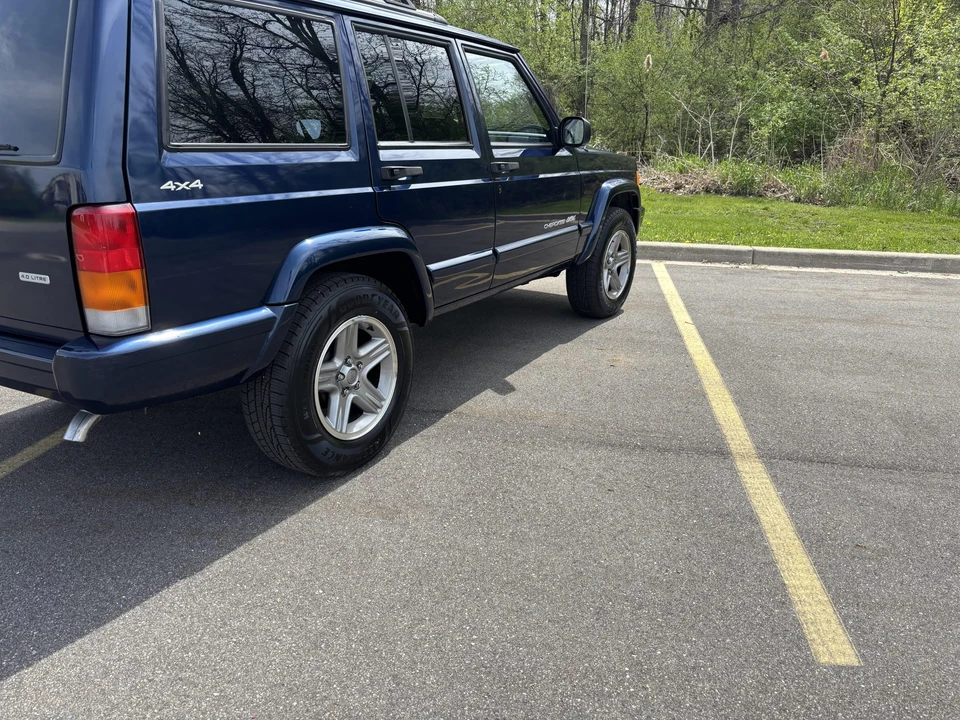 2000 Jeep XJ Cherokee - Image 17 of 31